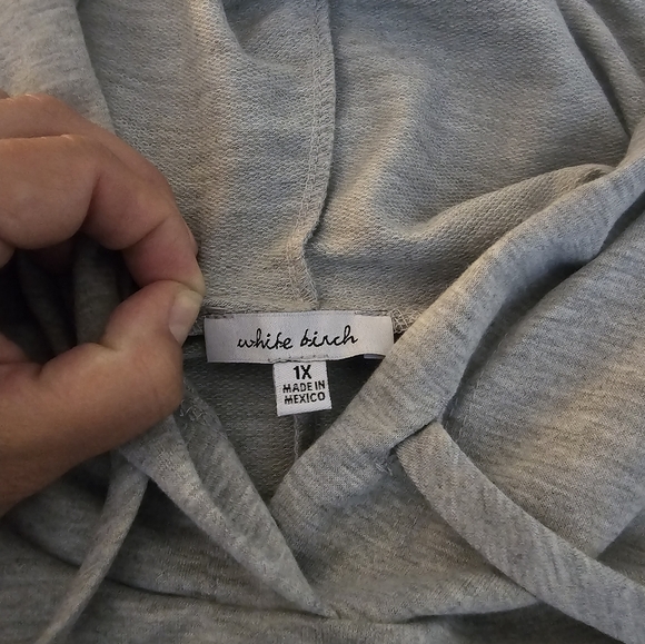 NWOT White Birch 1X Hooded Sweater with cut out - Picture 4 of 11